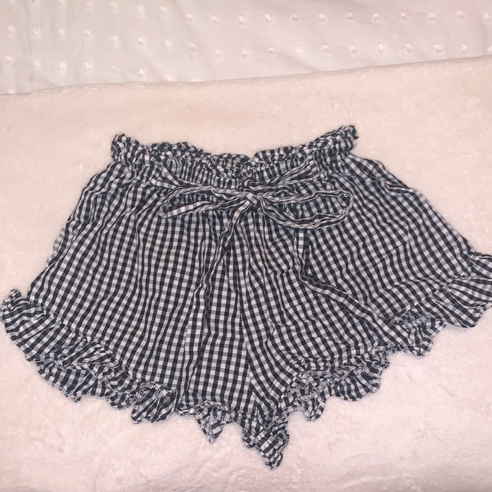 Checkered black and white ruffle shorts